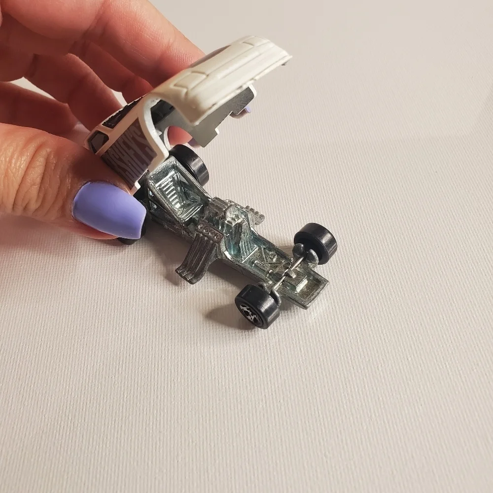 Vintage 1977- Hersheys Hot Wheel